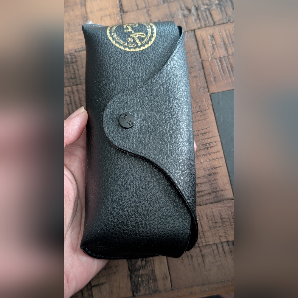 Ray-Ban Black Leather Sunglasses Case - Picture 2 of 5